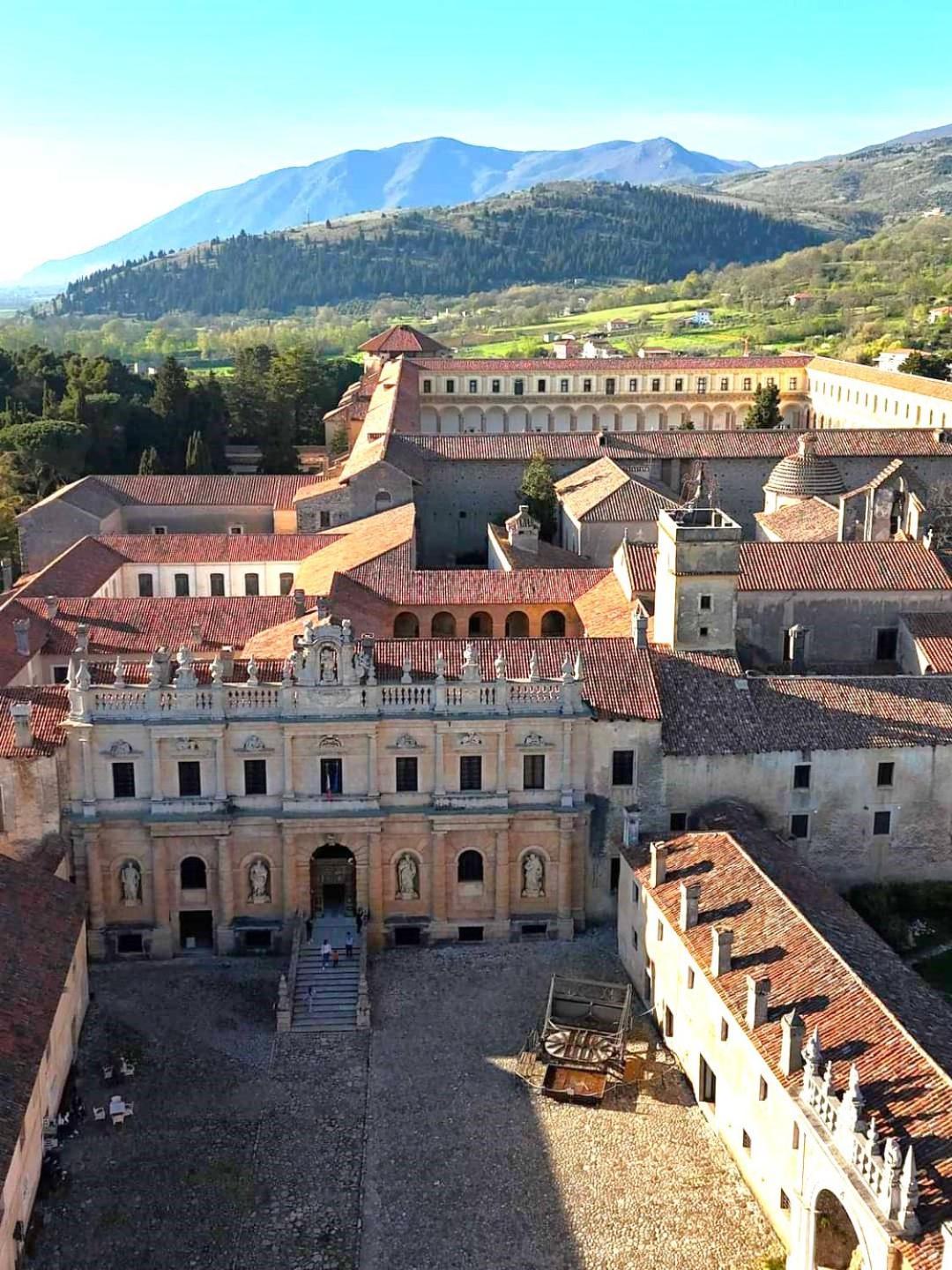 Casa Semeria Certosa Di Падула Екстер'єр фото